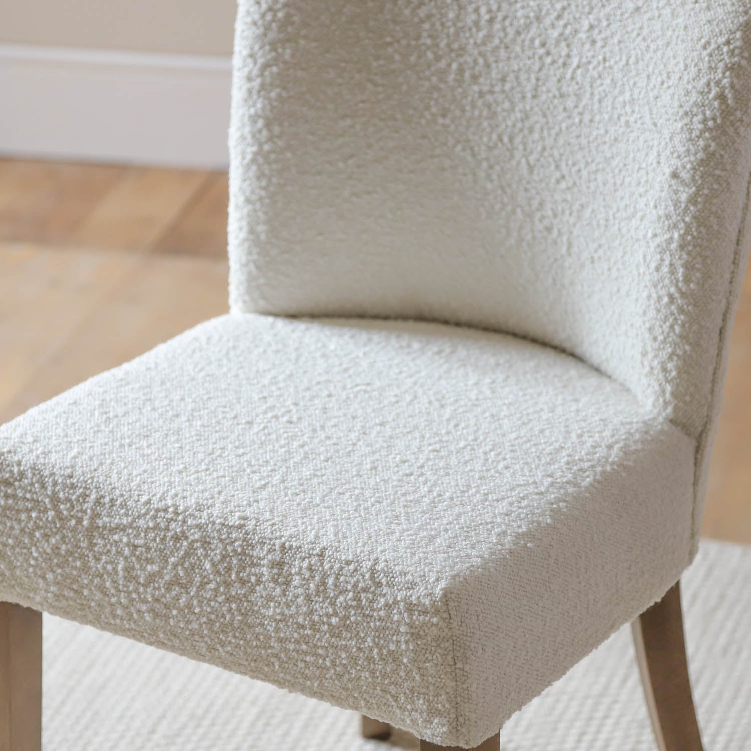 Tuft Dining Chair